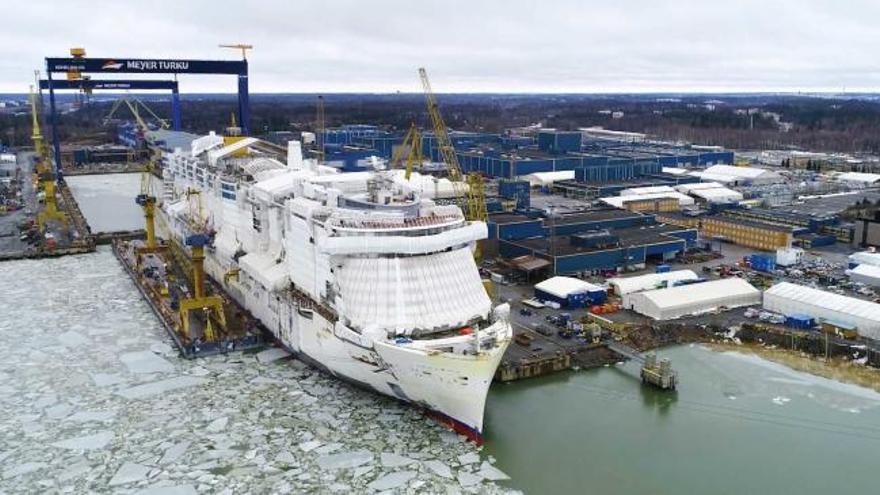 Costa Cruceros celebra la ceremonia de botadura del Costa Smeralda