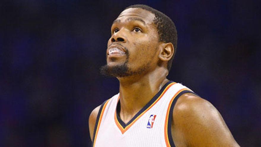 Kevin Durant signa amb els Golden State Warriors