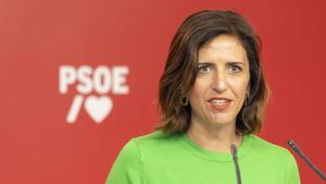 La portavoz del PSOE, Esther Peña, en una rueda de prensa en la sede nacional del partido en la calle Ferraz.