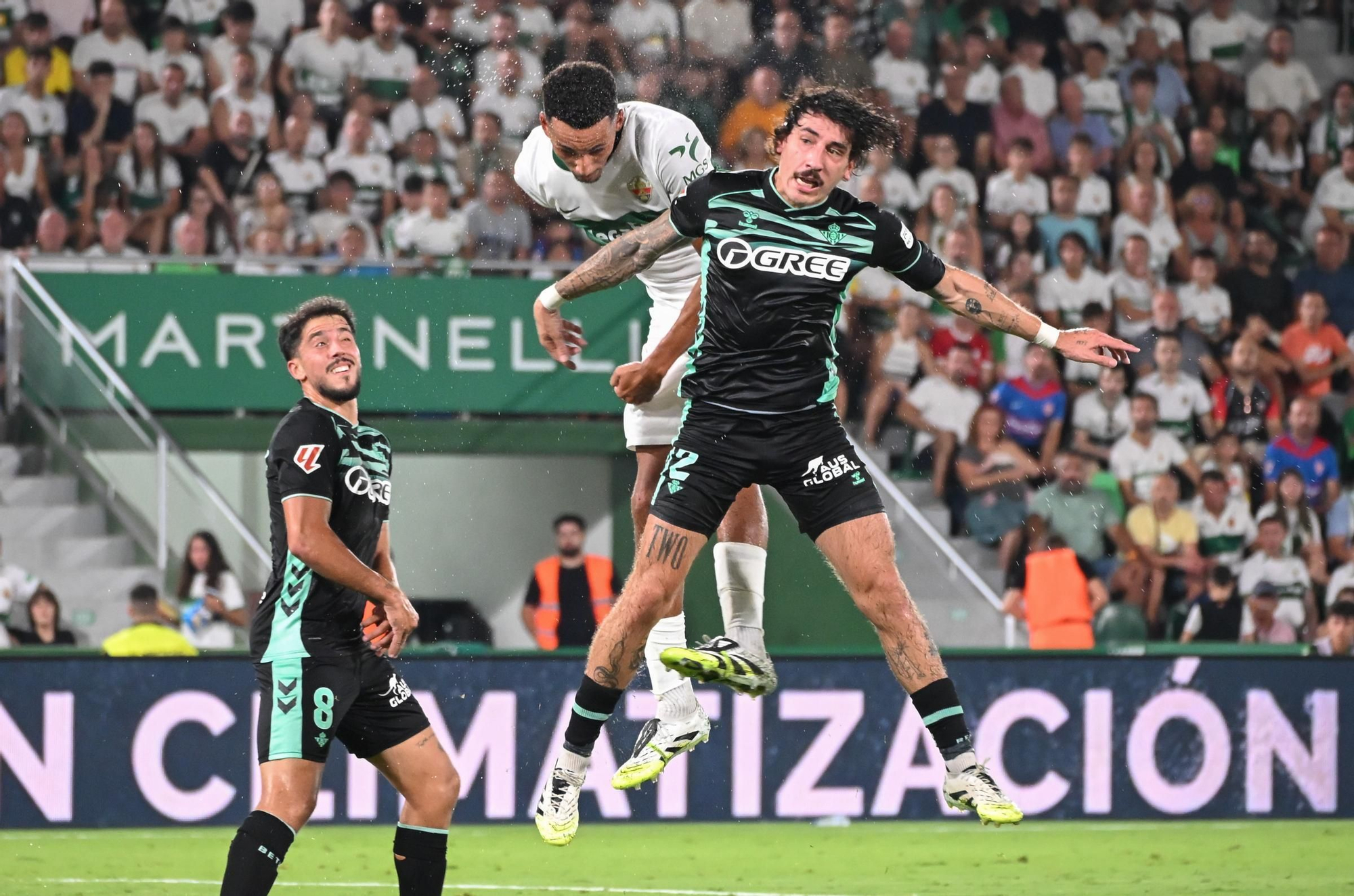 El Elche vuelve a Primera División con un empate frente al Betis (1-1)