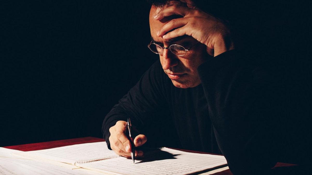 El tinerfeño Diego Navarro durante una sesión de composición.