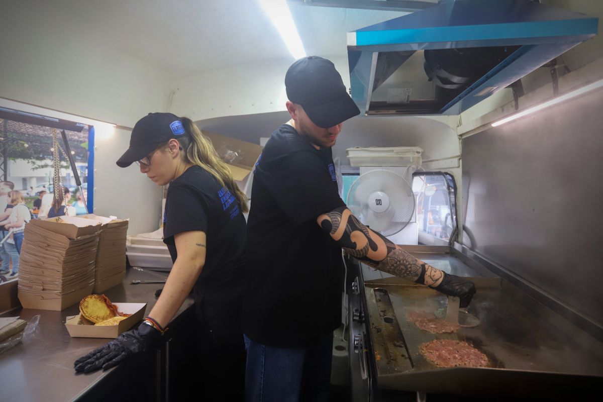 Los cordobeses llenan The Champions Burger