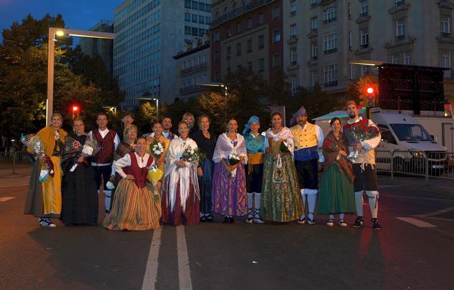 Busca la foto de tu grupo en la Ofrenda de Flores 2025 por la mañana (I)