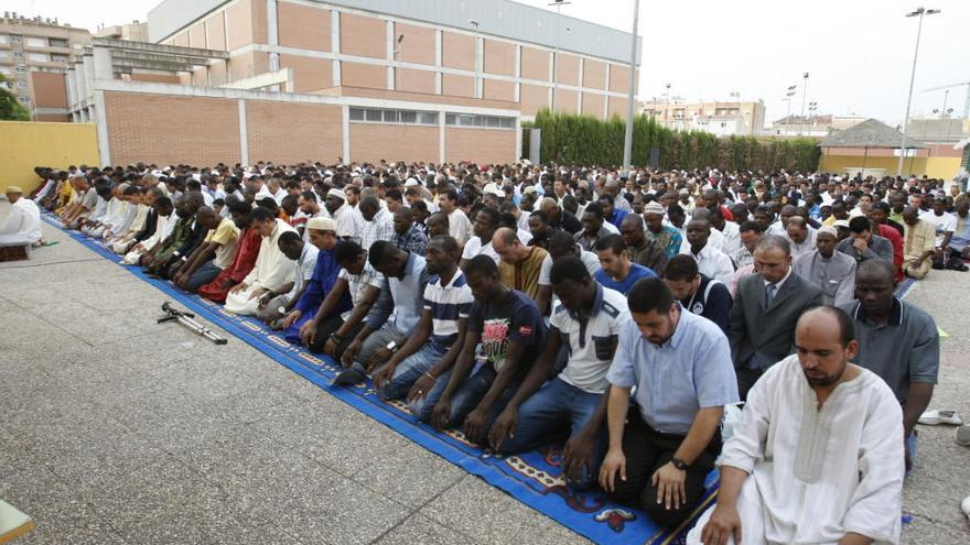 Unos 100.000 musulmanes comienzan hoy el Ramadán en la Región