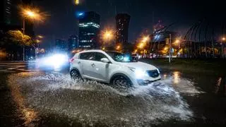 Protecció Civil pide "precaución máxima" ante unas lluvias localmente torrenciales en las siete comarcas con aviso rojo