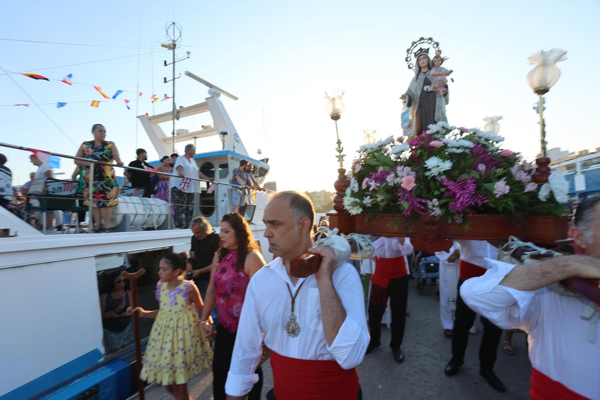 La gent de la mar de Castelló, Vinaròs i Burriana s'encomana a la Verge del Carme