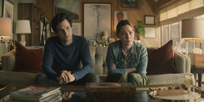 Joe y Love (Penn Badgley y Victoria Pedretti), pareja asesina en la serie 'You' (Netflix)