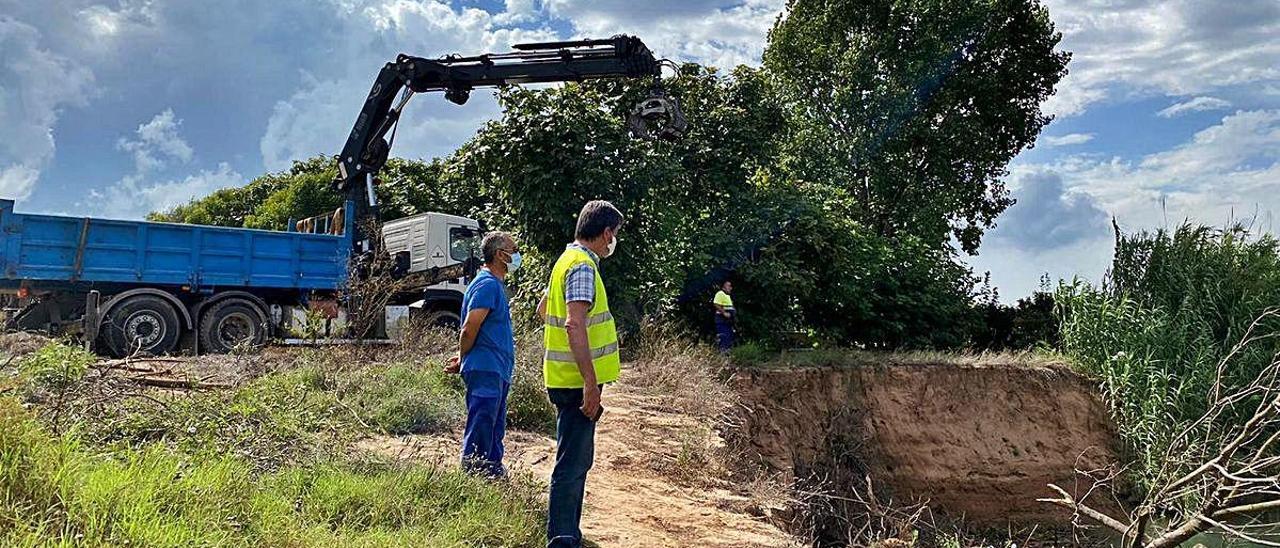 Reconsutrucción de la playa fluvial de Alcàntera, destrozada por los temporales.