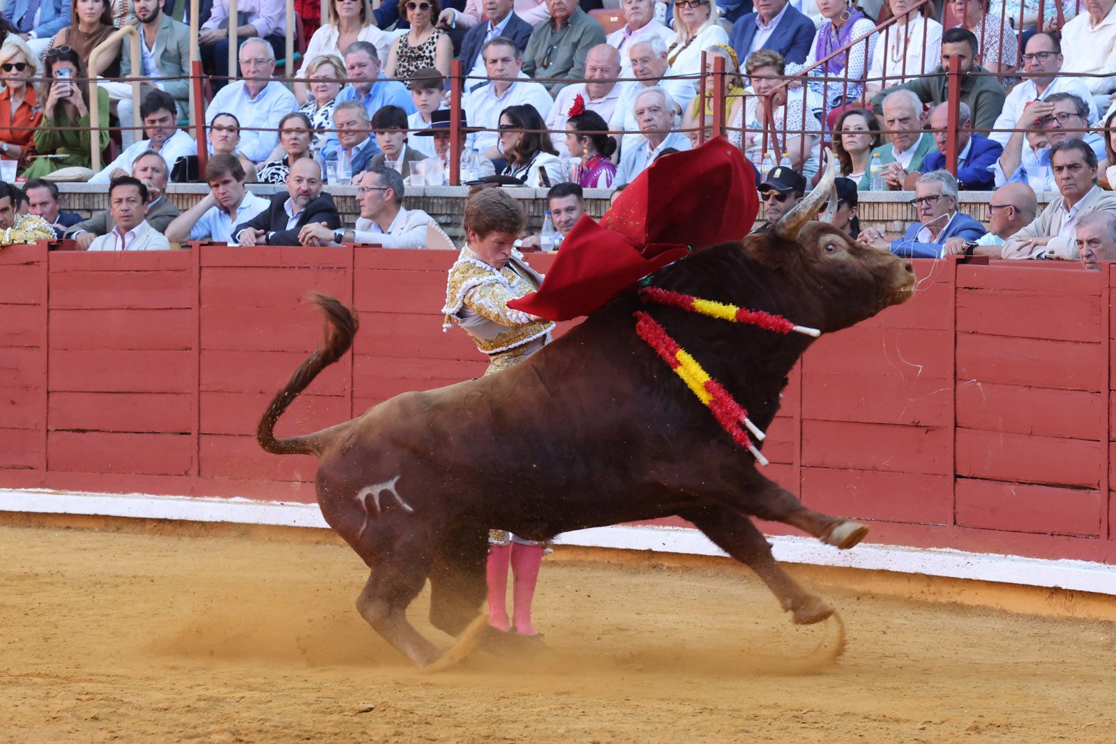 Migie Ángel Perera sale a hombros de Los Califas