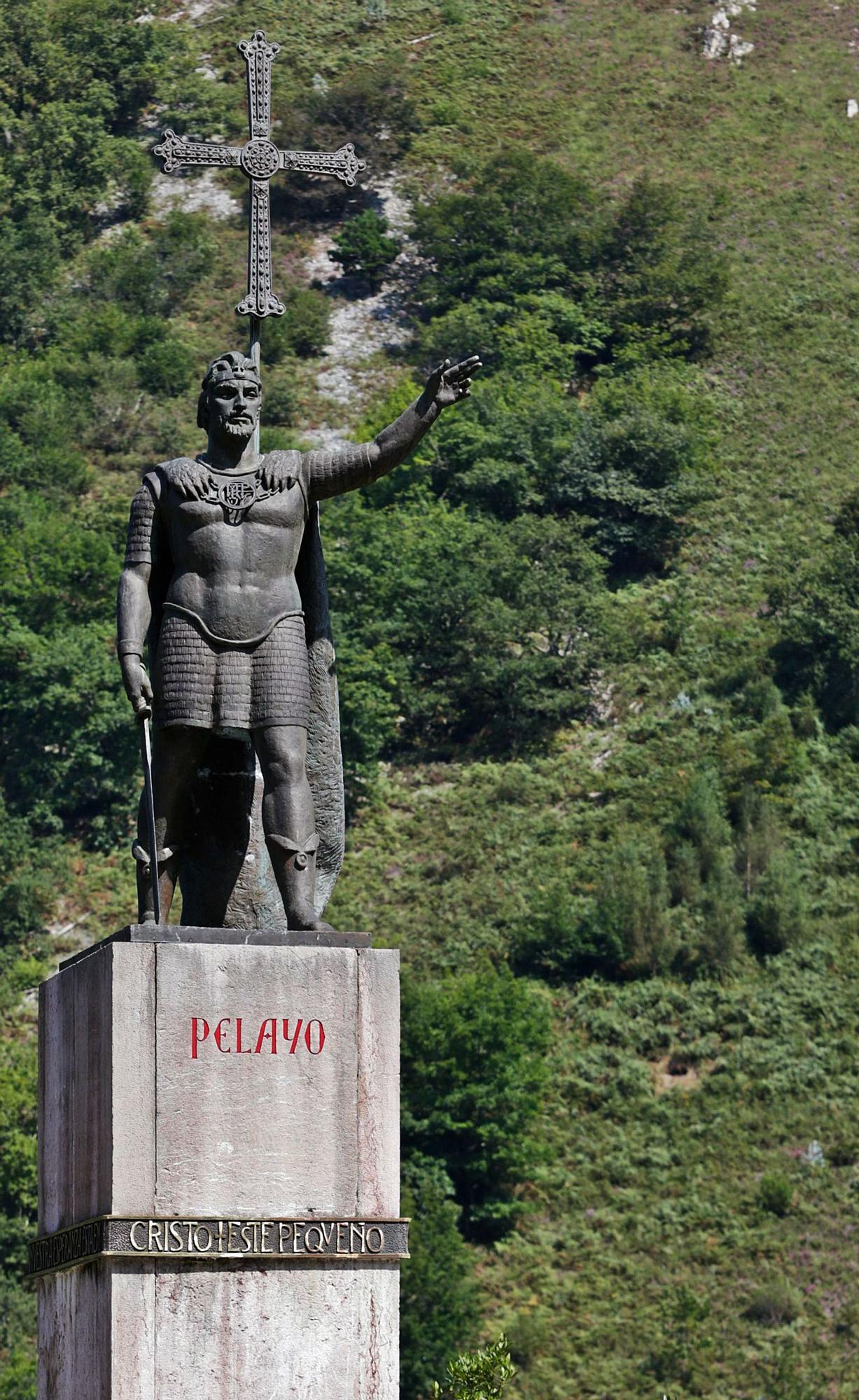 La estatua de Pelayo, en Covadonga.