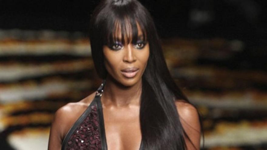 Naomi Campbell regresa a la pasarela