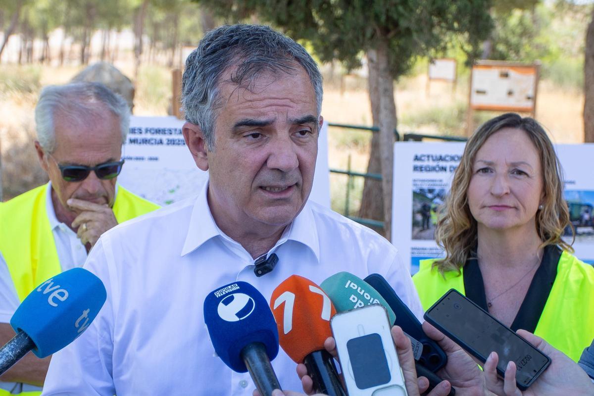 El consejero de Medio Ambiente, Juan María Vázquez, este miércoles en Coto Cuadros