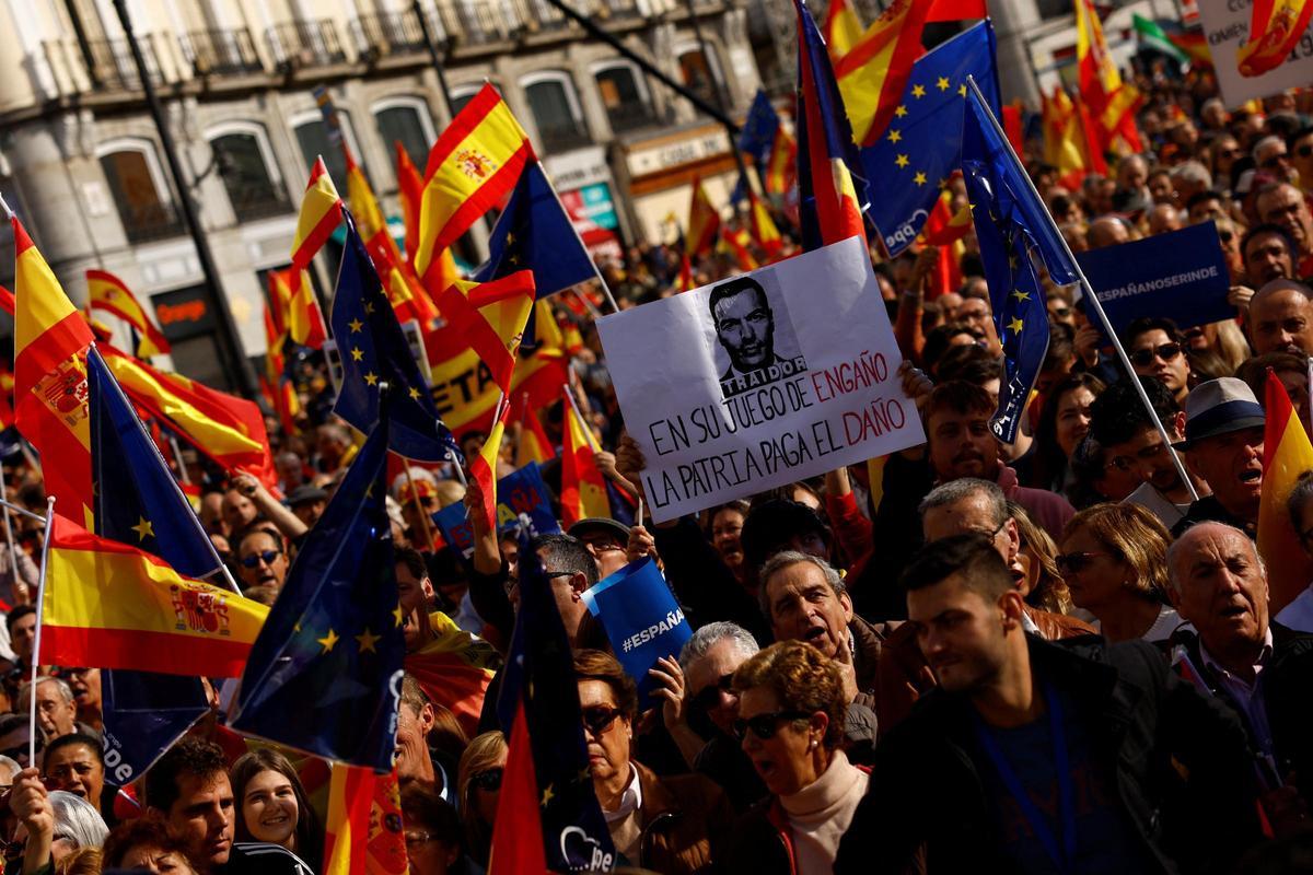 Manifestaciones en ciudades de toda España tras el acuerdo del PSOE y Junts