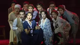 Las primeras puntadas del musical 'El tiempo entre costuras' en el Teatro Apolo