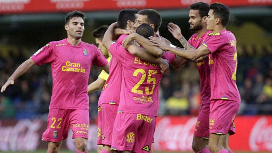 Los jugadores de Las Palmas celebran el gol.