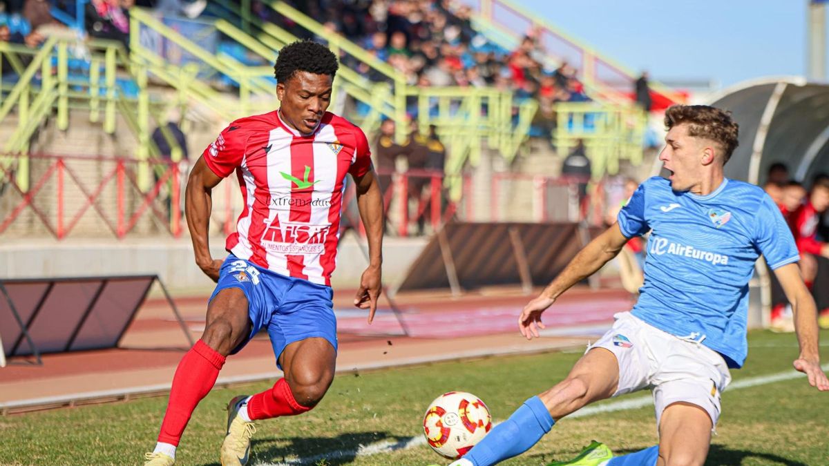 Jugada del Don Benito-Estepona de la primera vuelta de esta temporada.