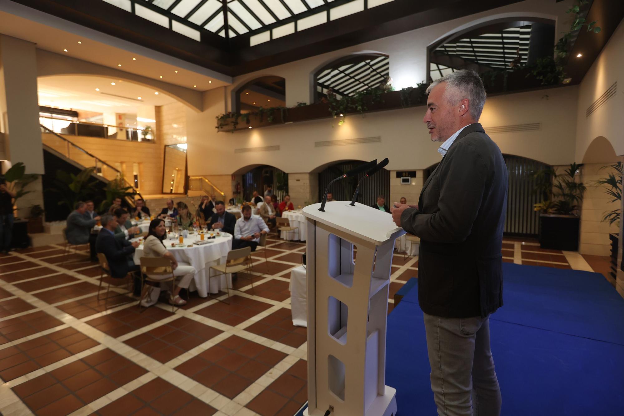 Imágenes | Ucrania, periodismo y tecnología en la guerra: desayuno de la Cátedra Ciutat de Castelló y Mediterráneo