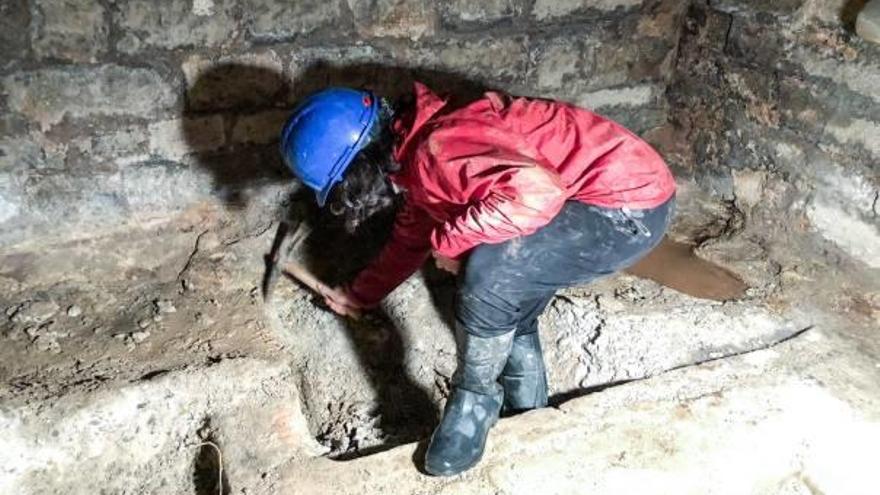 Les excavacions arqueològiques han deixat al descobert les antigues escales i uns abeuradors