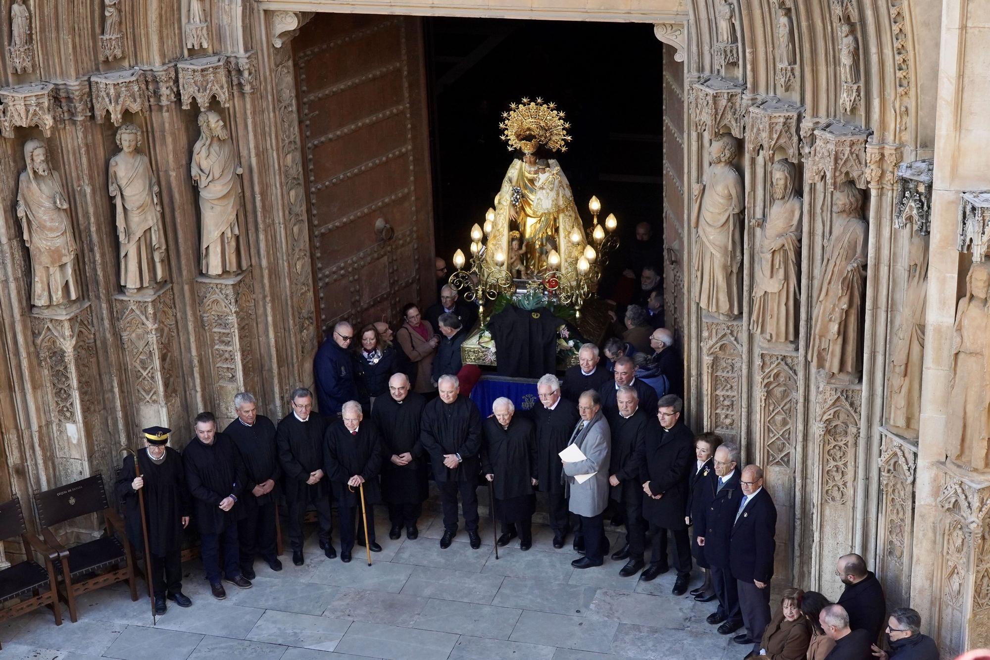 La Virgen de los Desamparados asiste al Tribunal de las Aguas