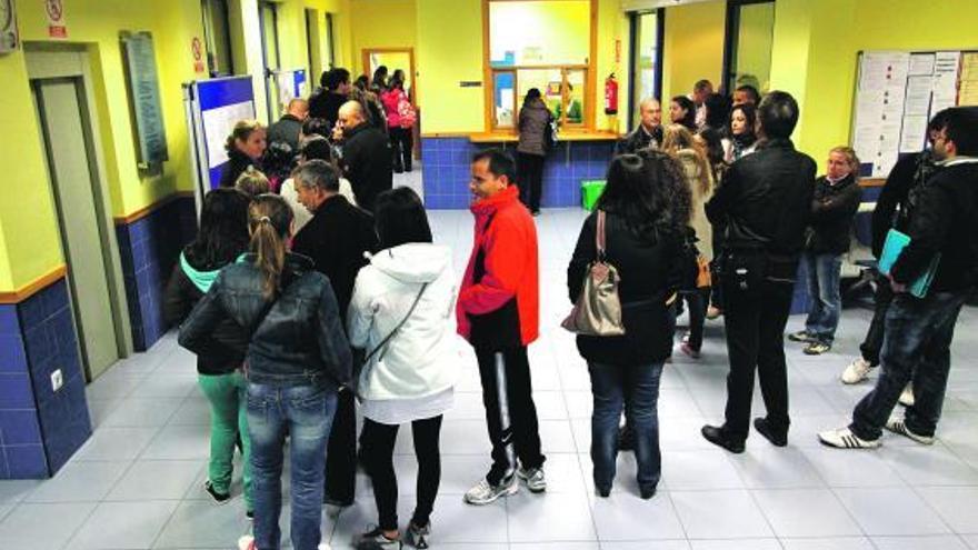 Interior de la Escuela Oficial de Idiomas durante la mañana de ayer.