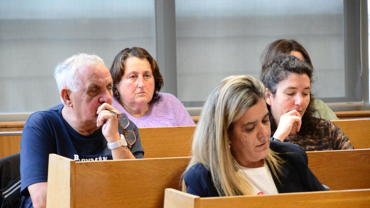 El concejal del PSOE Eugenio González, ayer durante el pleno ordinario en Cangas.