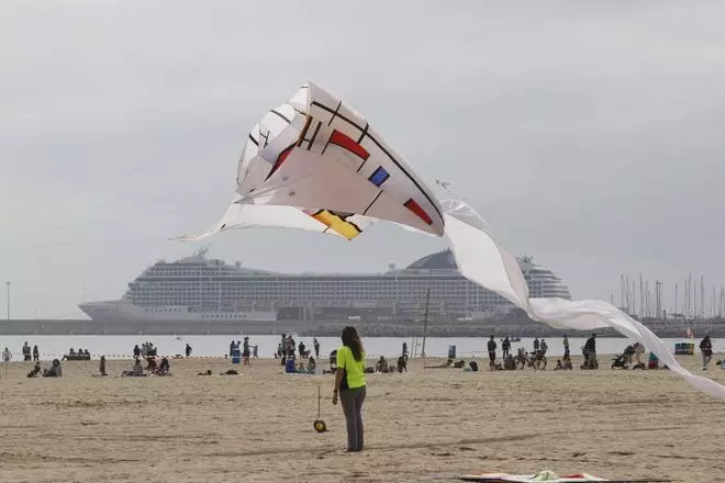 Festival de cometas en la playa del Cabanyal