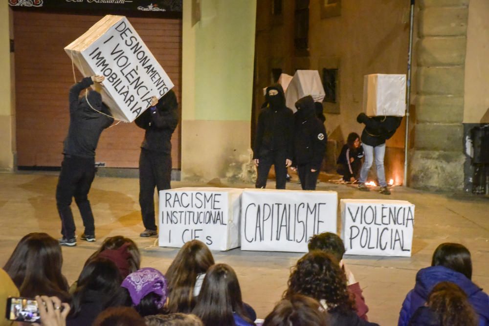 GALERIA | Manifestació feminista pel 8M a Manresa