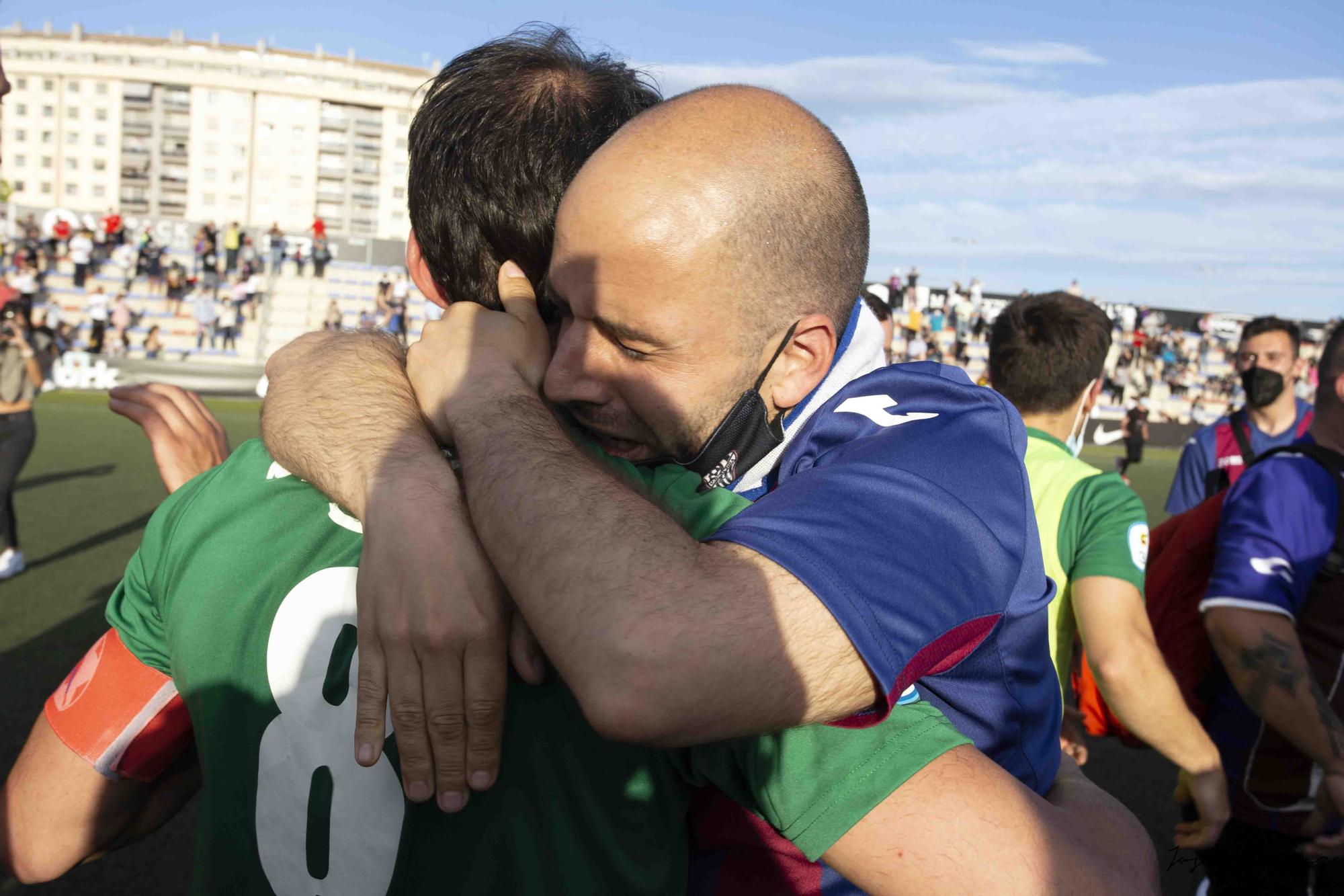 La UD Alzira celebra el ascenso a Segunda RFEF