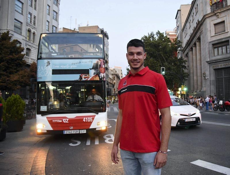 Recorrido turístico del Basket Zaragoza por la capital aragonesa