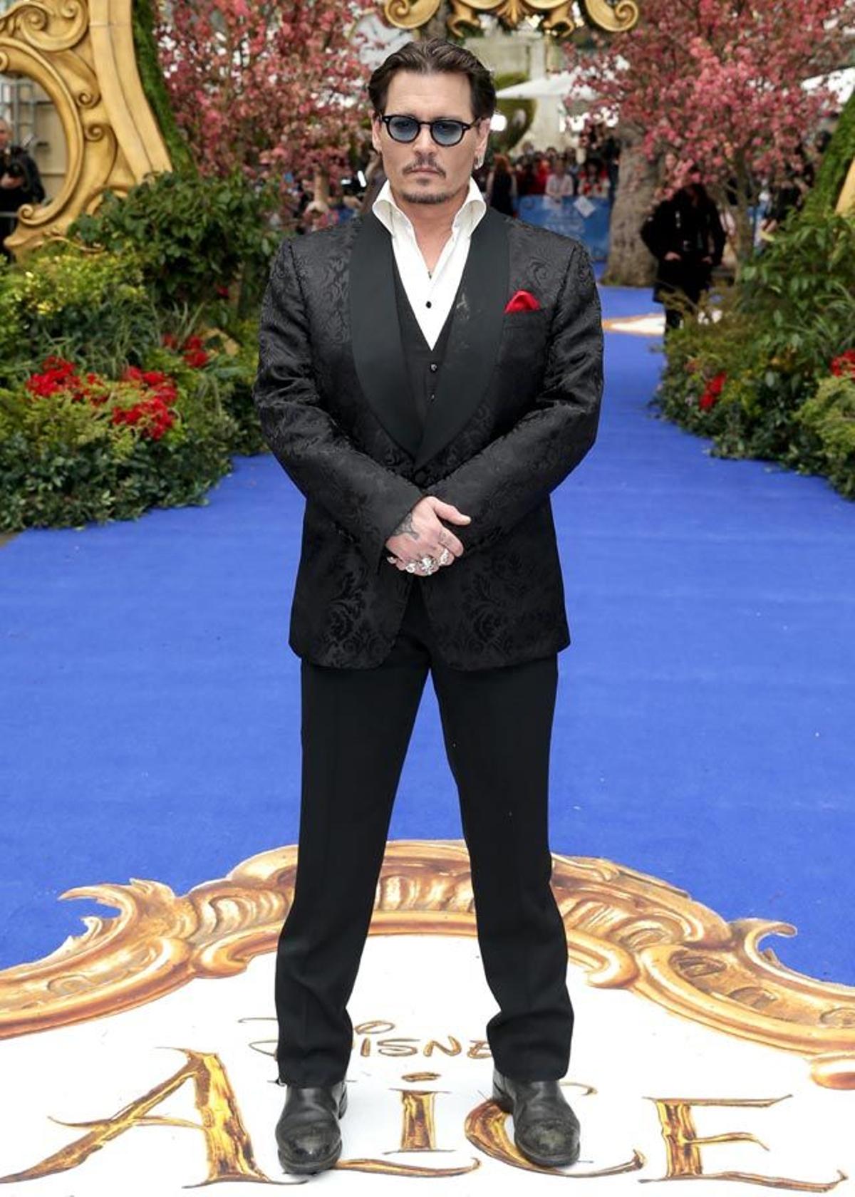 Johnny Depp, en la première europea de Alicia, a través del espejo.