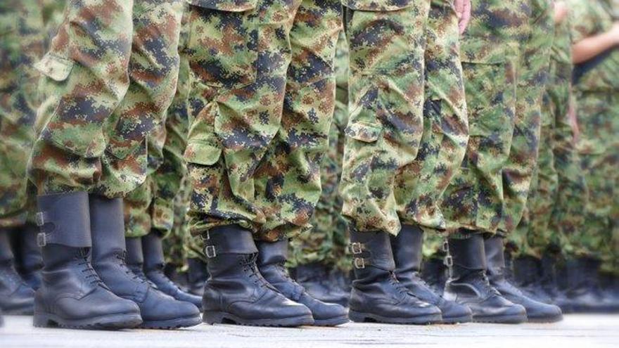 &quot;Jodida enana&quot; y &quot;comechichi&quot;: los insultos de cinco militares a una compañera