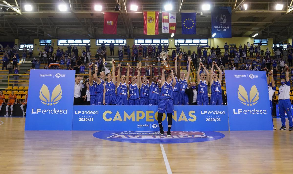 El Perfumerías Avenida tanca un gran any amb el títol de Lliga