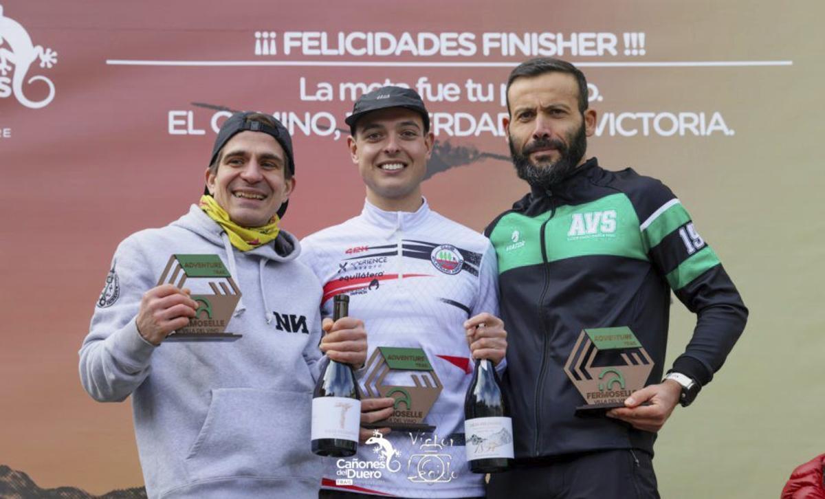 Podio masculino de la distancia larga.