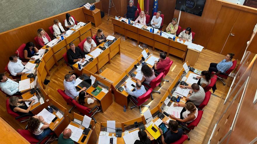 El Pleno de Lorca respalda de forma unánime a los afectados por las obras del AVE