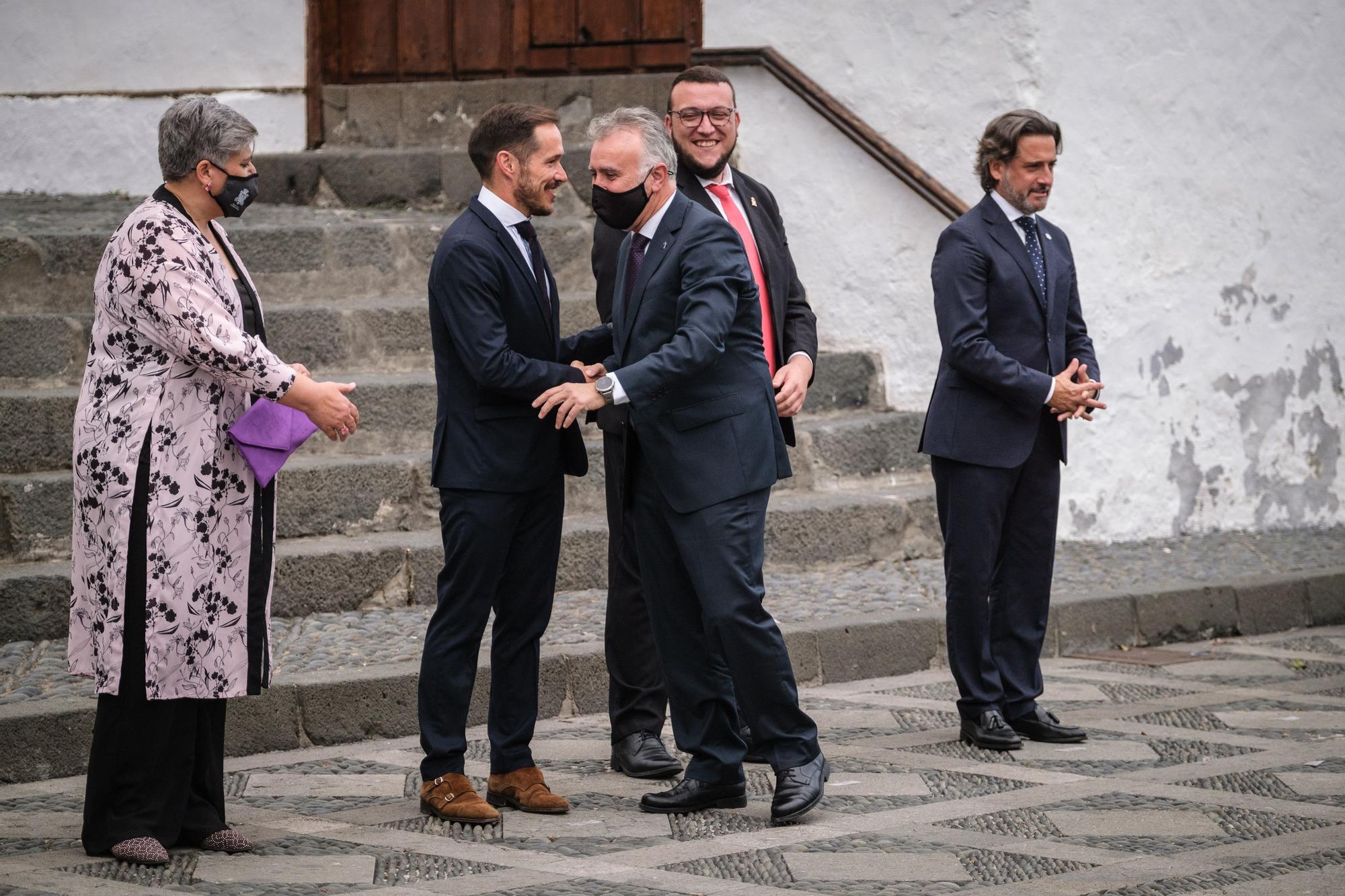 Visita del Rey y los presidentes de las comunidades a La Palma al acto de homenaje a los palmeros