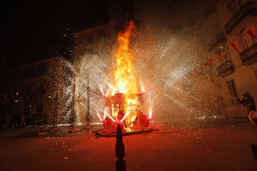 Cremà de la falla decimonónica de la Unesco