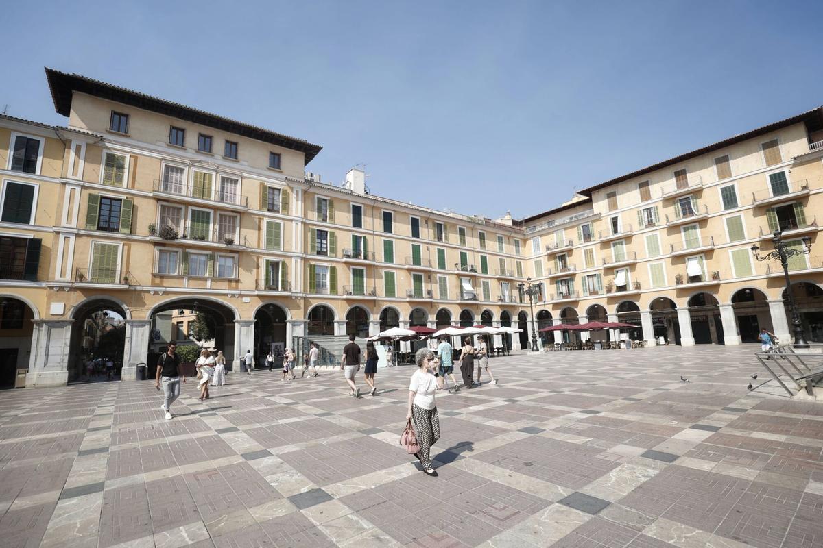 FOTOS | Por qué se conoce a la Plaça Major como la “plaza más oscura de Palma”