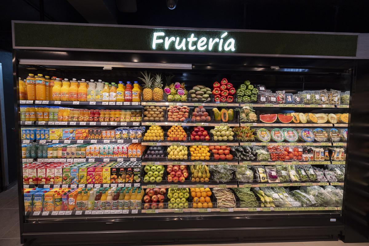 Sección de fruteria SPAR Cercados de Espino