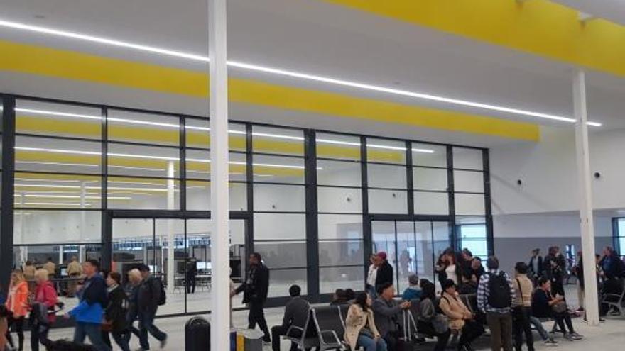 Gelb und geräumig: neues Terminal für Kreuzfahrtschiffe.