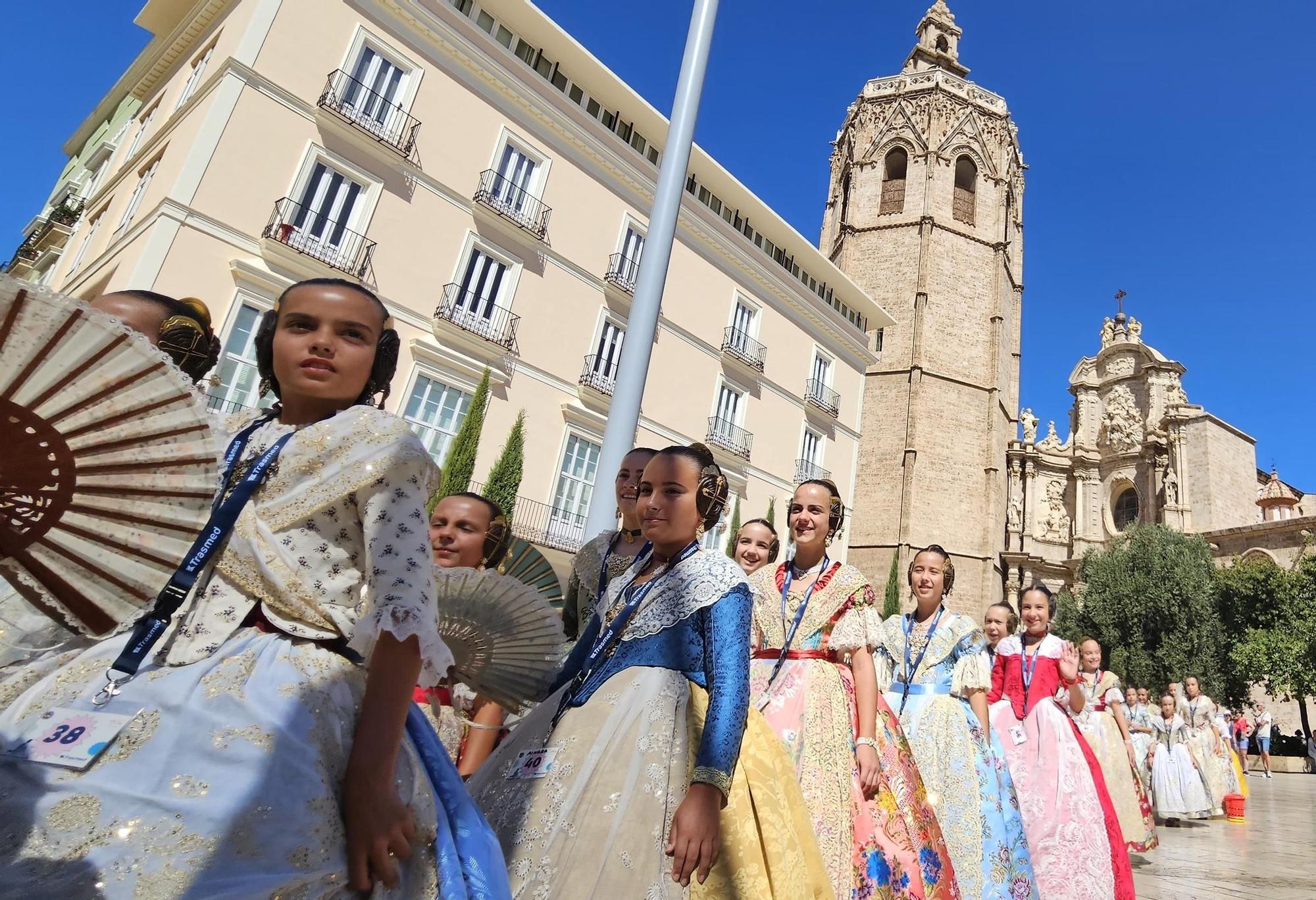 El centro de València recibe a las candidatas a Fallera Mayor Infantil 2025