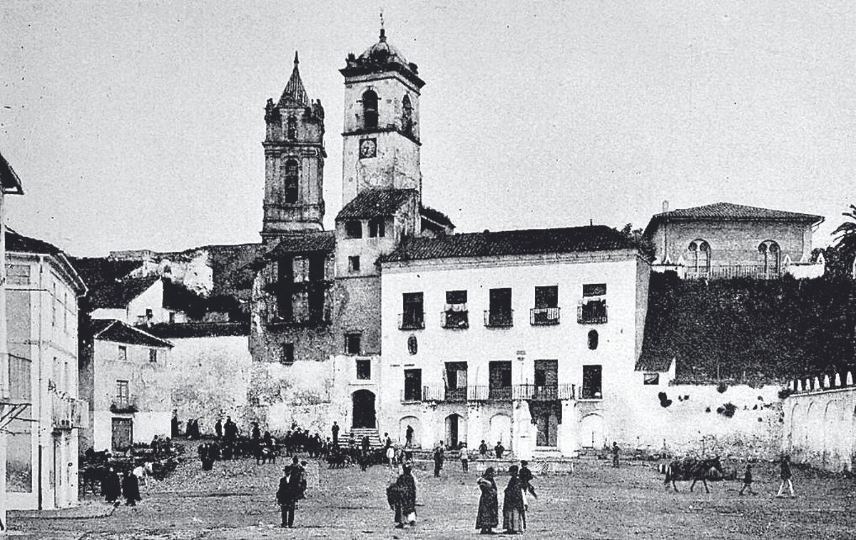 Clásica vista de Cabra de la por entonces plaza Mayor.