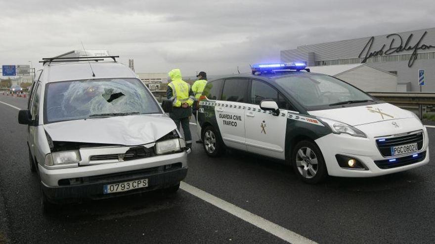 Fallece un peatón en la autovía del Ebro