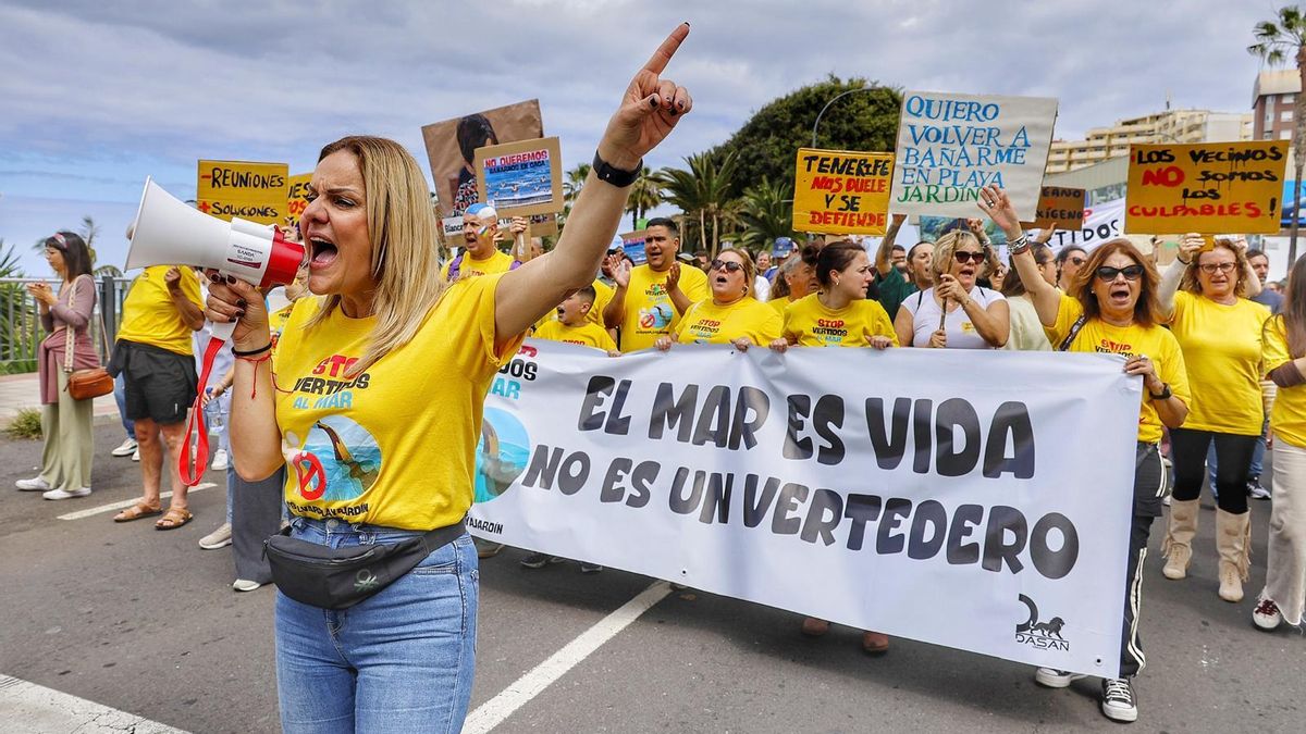 Manifestación por el cierre de Playa Jardín