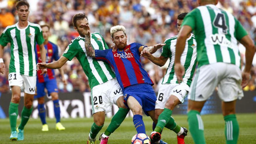 Leo Messi dio un recital ante el Betis, con varias asistencias y dos goles. Luis Suárez hizo tres tantos y Arda, uno.