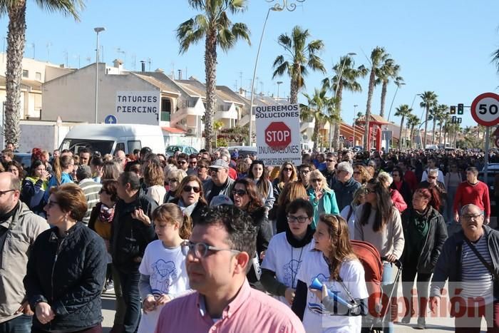 Los Alcázares se echa a la calle para exigir soluciones a las inundaciones