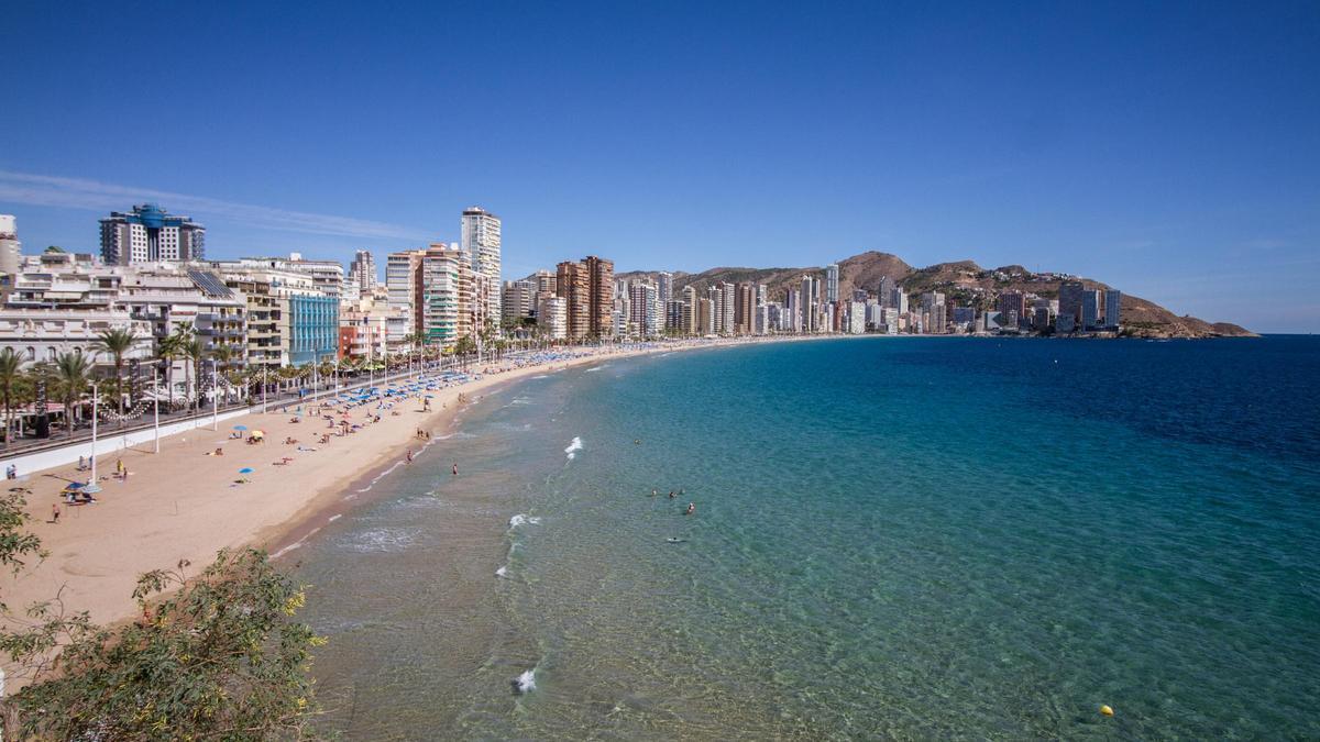 Un 12% de los gallegos planea viajar a áreas costeras y alojarse en hoteles o apartamentos