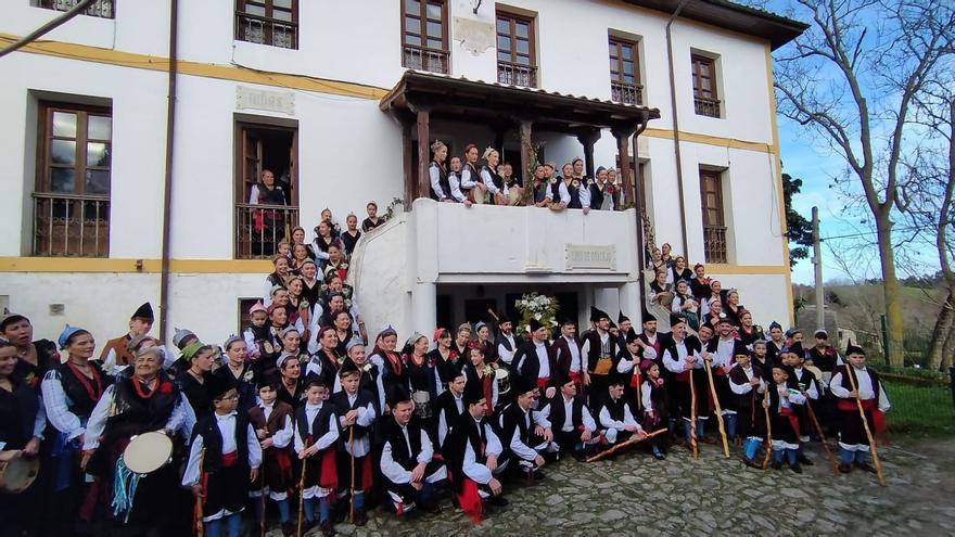 Porrúa celebra su primera fiesta del año por San Julián y Santa Basilisa