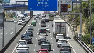 Complicaciones en las carreteras en la operación salida más importante del verano