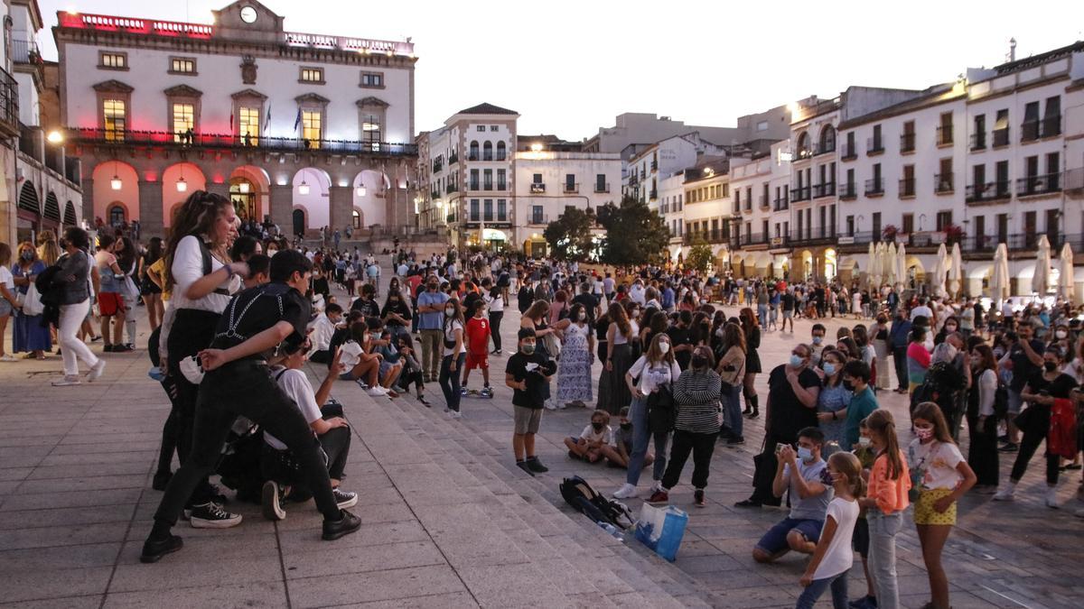 La plaza Mayor ofrecía uno de sus mejores aspectos.