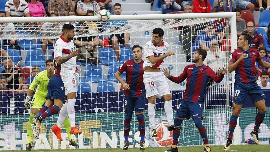 Paso atrás del Levante UD